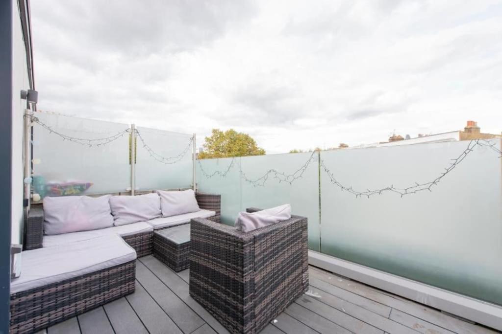 Modern Large 2 Bed Near Station Appartement Londres